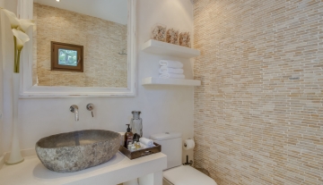 resa estates rental villa childfriendly north ibiza 2022 luxury can rio Woods bathroom 1 NEW.jpg